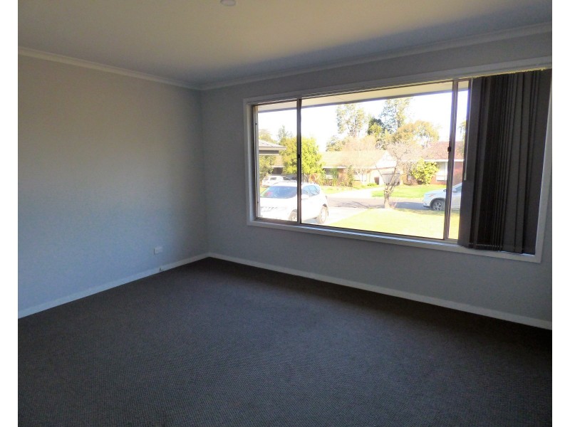 82 Ross Crescent, Griffith NSW 2680