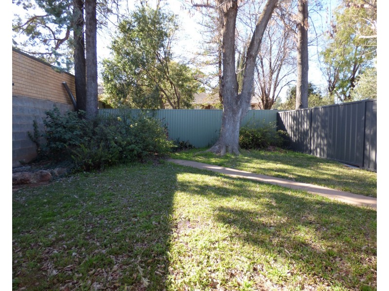 82 Ross Crescent, Griffith NSW 2680