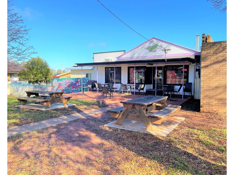 4-6 Kelly Avenue, Griffith NSW 2680