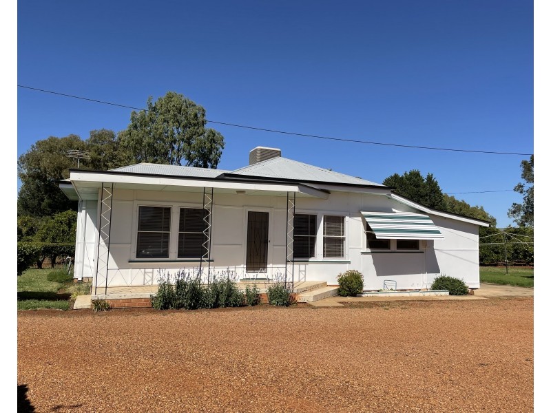 148 Walla Avenue, Griffith NSW 2680