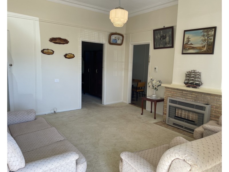 148 Walla Avenue, Griffith NSW 2680