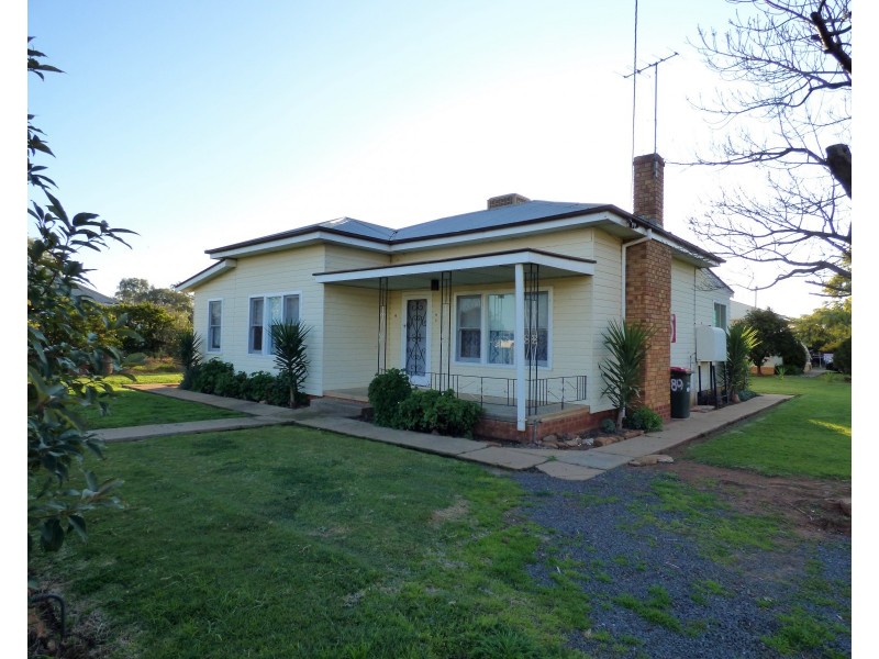 148 Walla Avenue, Griffith NSW 2680
