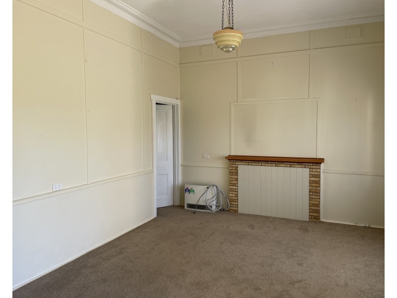 148 Walla Avenue, Griffith NSW 2680