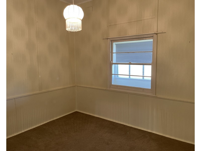 148 Walla Avenue, Griffith NSW 2680