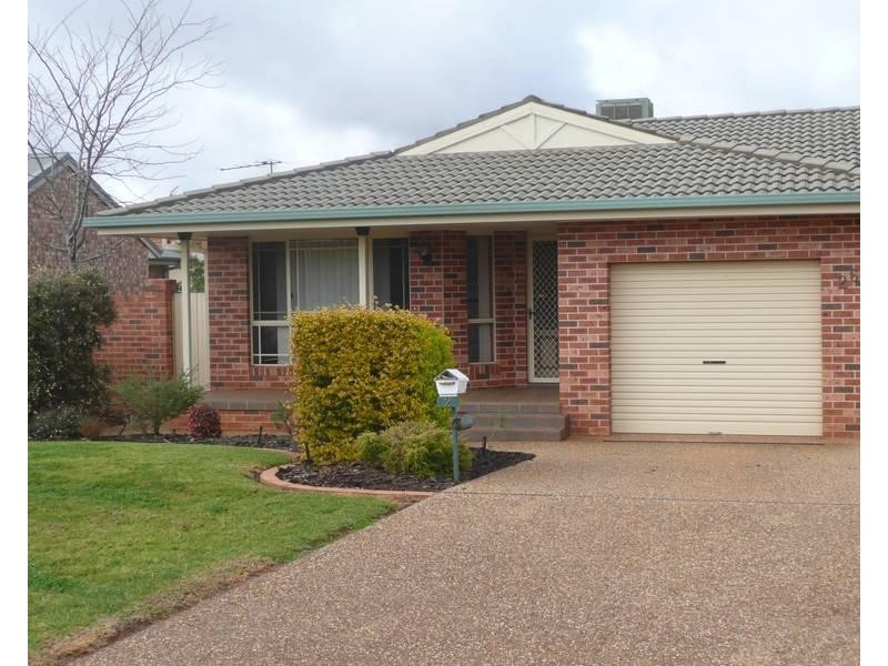 2/26 Meakin Street, Griffith NSW 2680