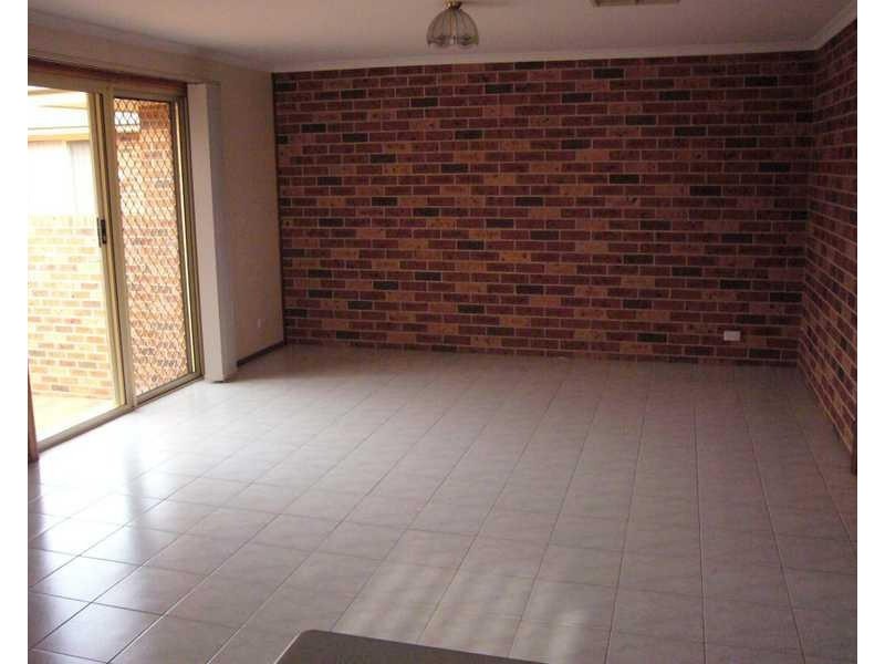 2/26 Meakin Street, Griffith NSW 2680
