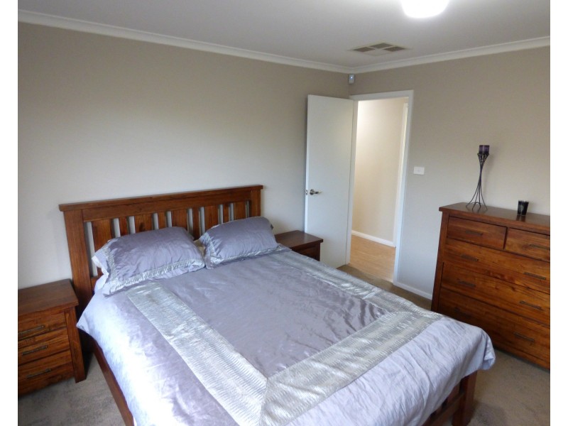 4 Johnson Place, Griffith NSW 2680