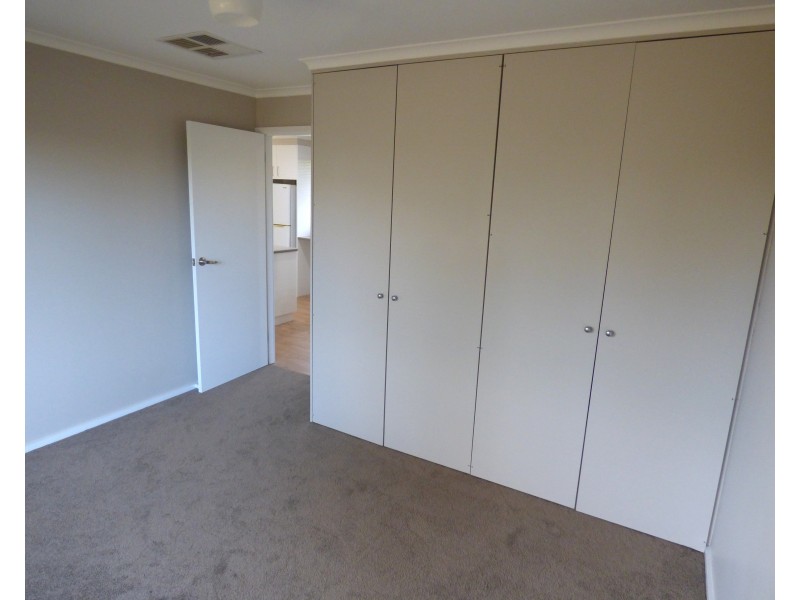 4 Johnson Place, Griffith NSW 2680