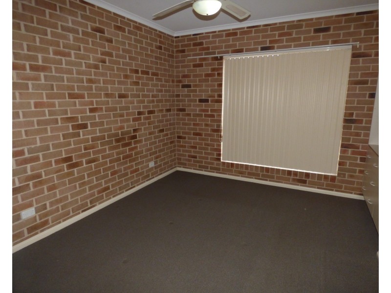 1/152 Merrigal Street, Griffith NSW 2680