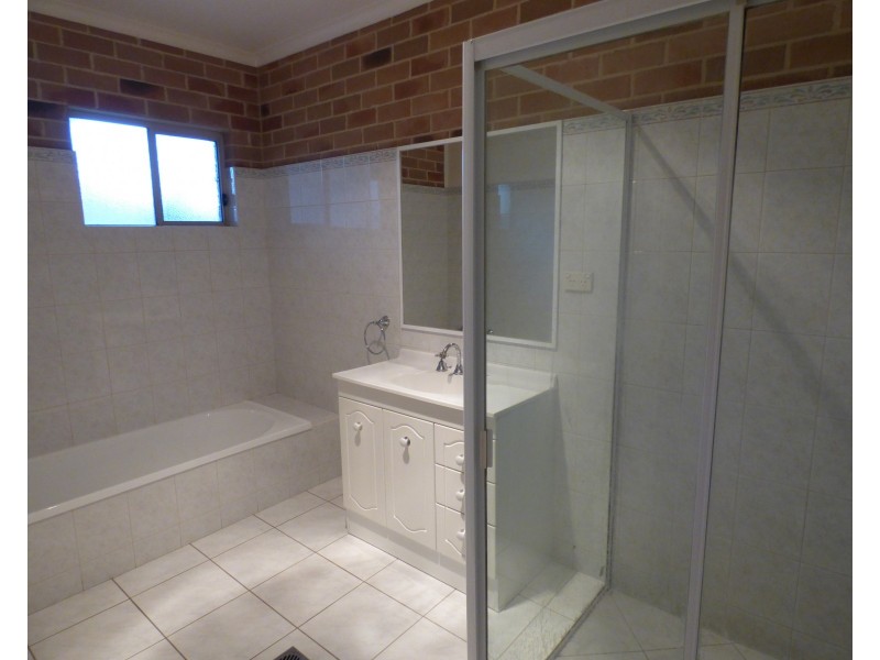 1/152 Merrigal Street, Griffith NSW 2680