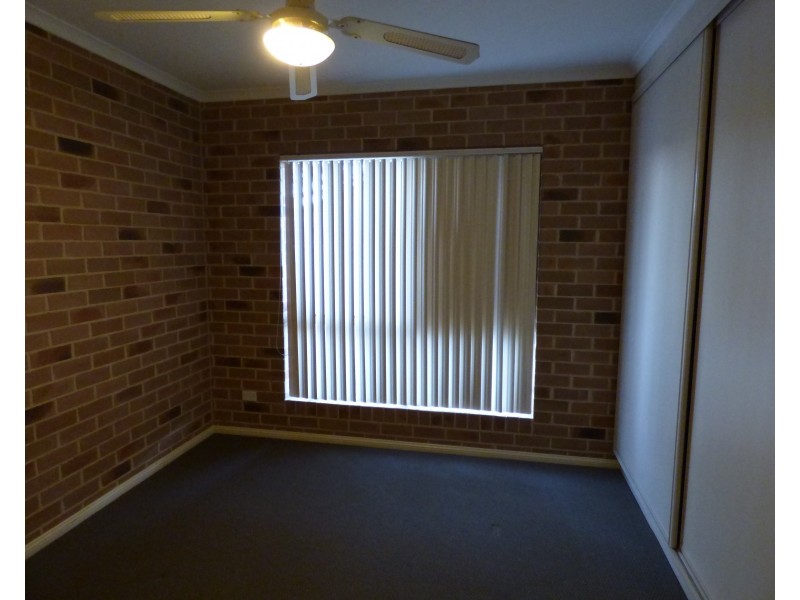 1/152 Merrigal Street, Griffith NSW 2680