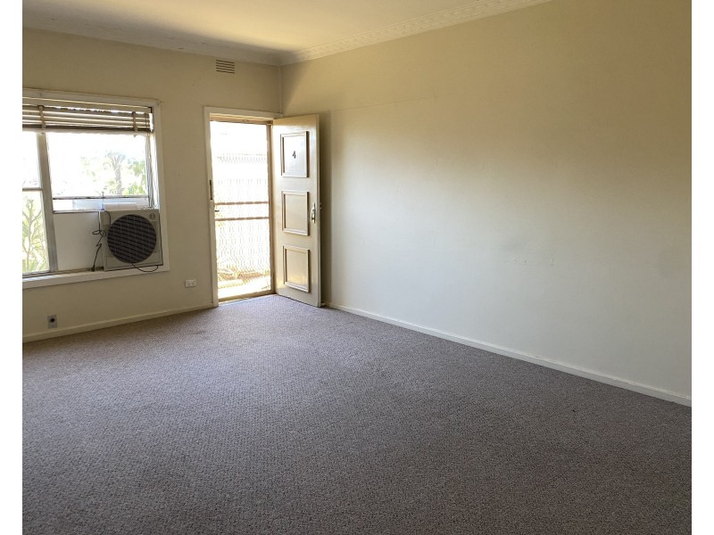 4/7 Doongara Street, Griffith NSW 2680