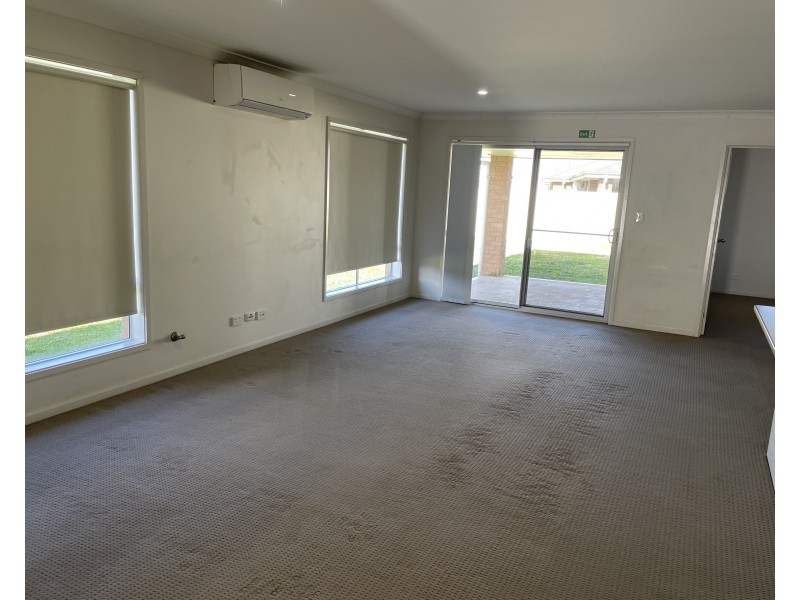 4 Howlong Crescent, Griffith NSW 2680