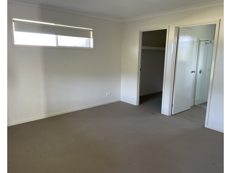 4 Howlong Crescent, Griffith NSW 2680