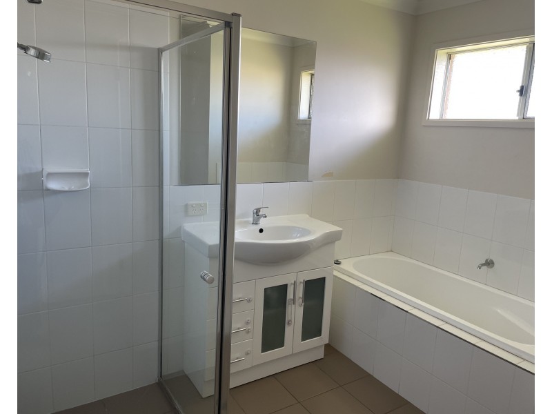 4 Howlong Crescent, Griffith NSW 2680
