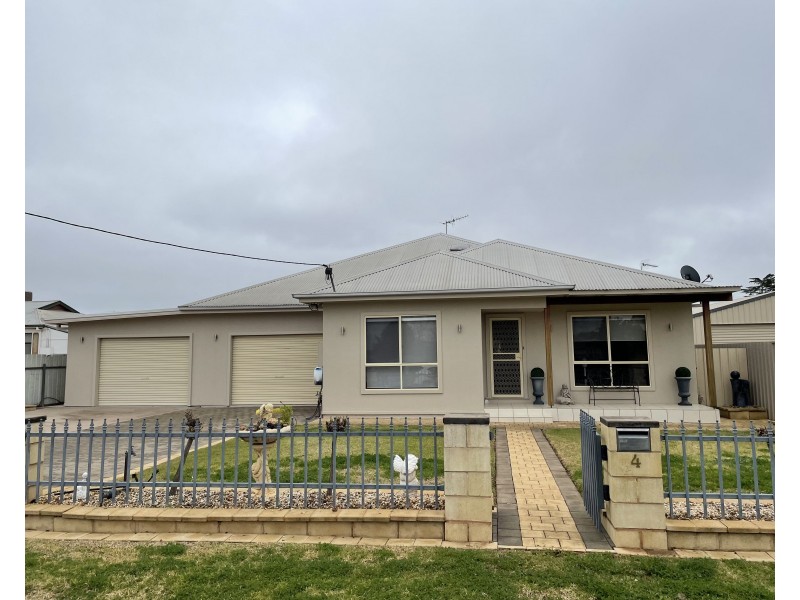 4 Gorton Street, Yoogali NSW 2680