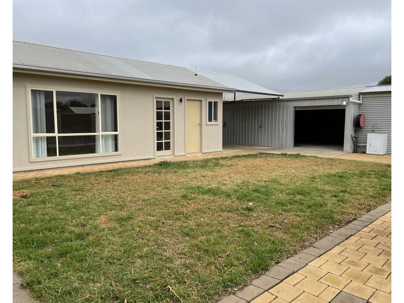 4 Gorton Street, Yoogali NSW 2680