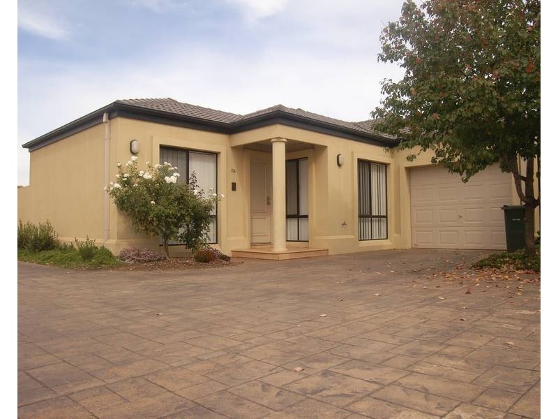 11A Albion Grove Crescent, Griffith NSW 2680
