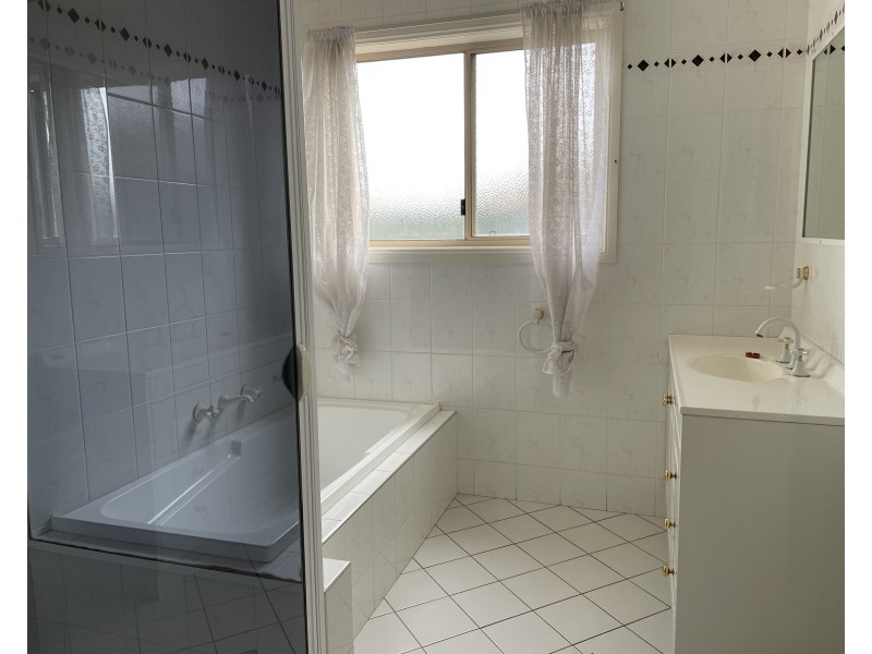 18B Robrick Close, Griffith NSW 2680