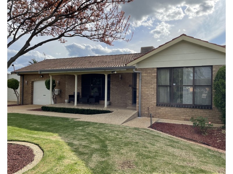 3 Johnson Place, Griffith NSW 2680