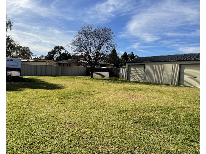 18 Leaver Street, Yenda NSW 2681