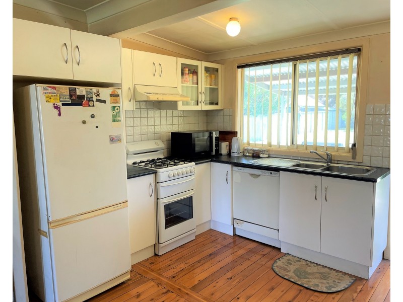 42 Mirrool Avenue, Yenda NSW 2681