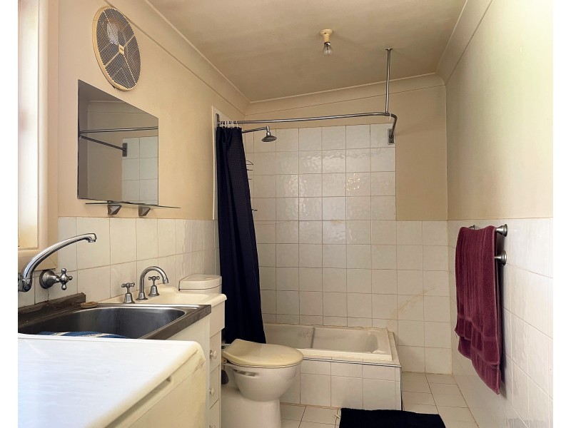 42 Mirrool Avenue, Yenda NSW 2681