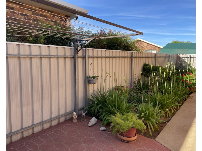 1/7 Meakin Street, Griffith NSW 2680