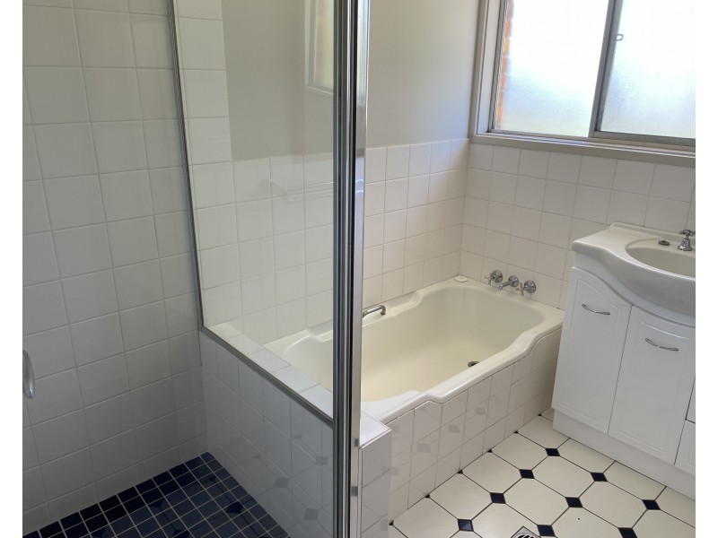 10 Graham Street, Griffith NSW 2680