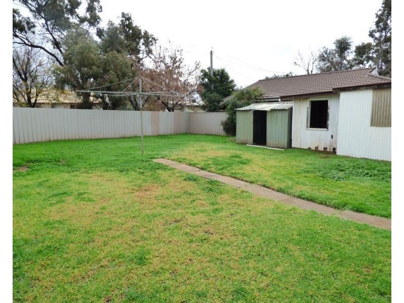 8A Kooringal Avenue, Griffith NSW 2680