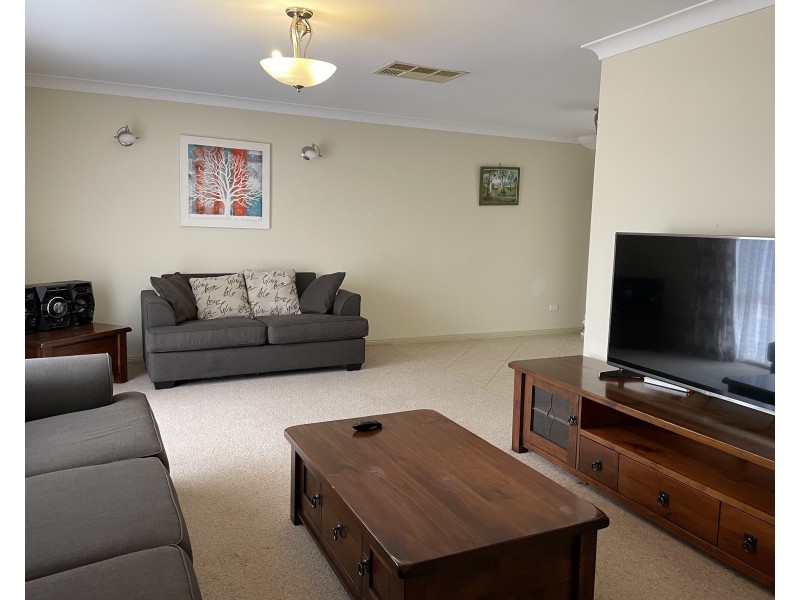 5 Barwidgee Boulevard, Darlington Point NSW 2706