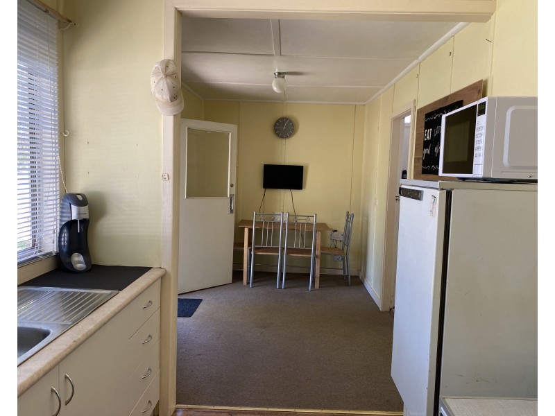2/15 South Avenue, Yenda NSW 2681