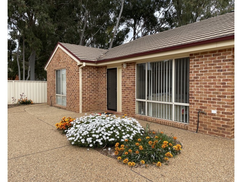 2B Ritchie Close, Griffith NSW 2680