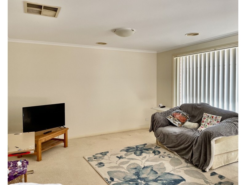 2B Ritchie Close, Griffith NSW 2680