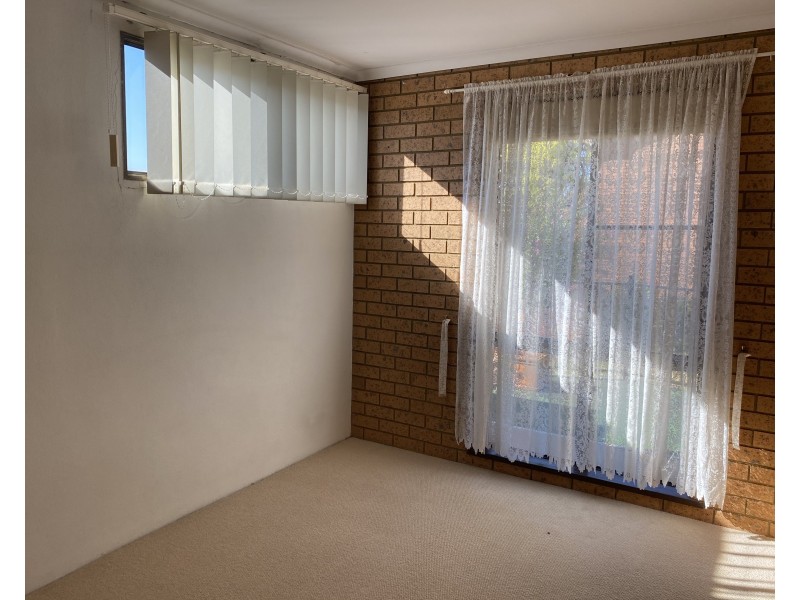 22 Lawford Crescent, Griffith NSW 2680