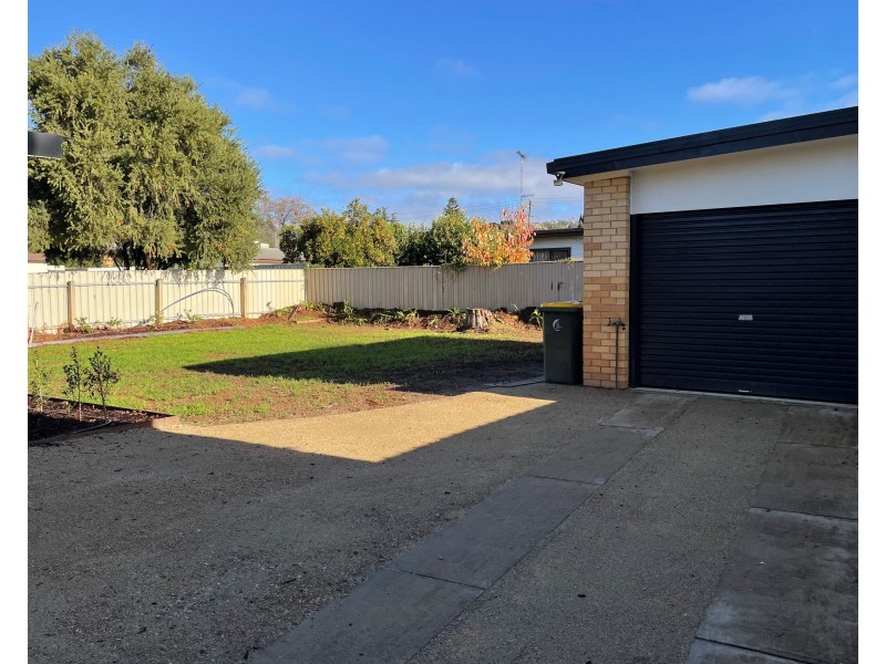 6 Cregan Place, Griffith NSW 2680