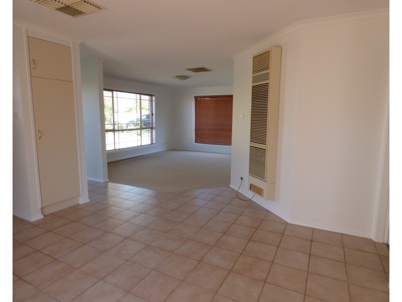 1/15 Robertson Street, Griffith NSW 2680