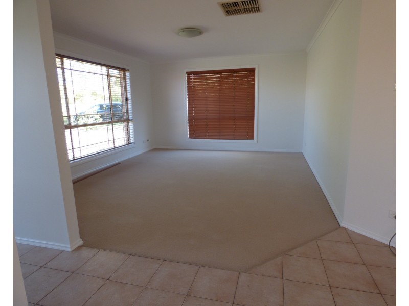 1/15 Robertson Street, Griffith NSW 2680