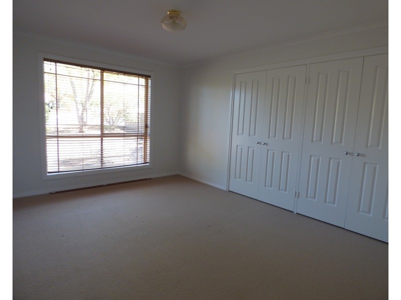 1/15 Robertson Street, Griffith NSW 2680