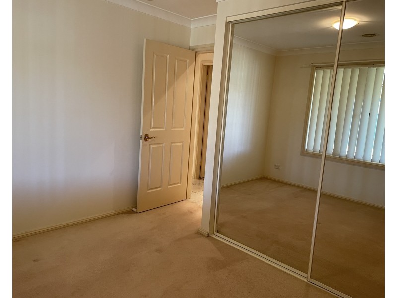 17 Robrick Close, Griffith NSW 2680