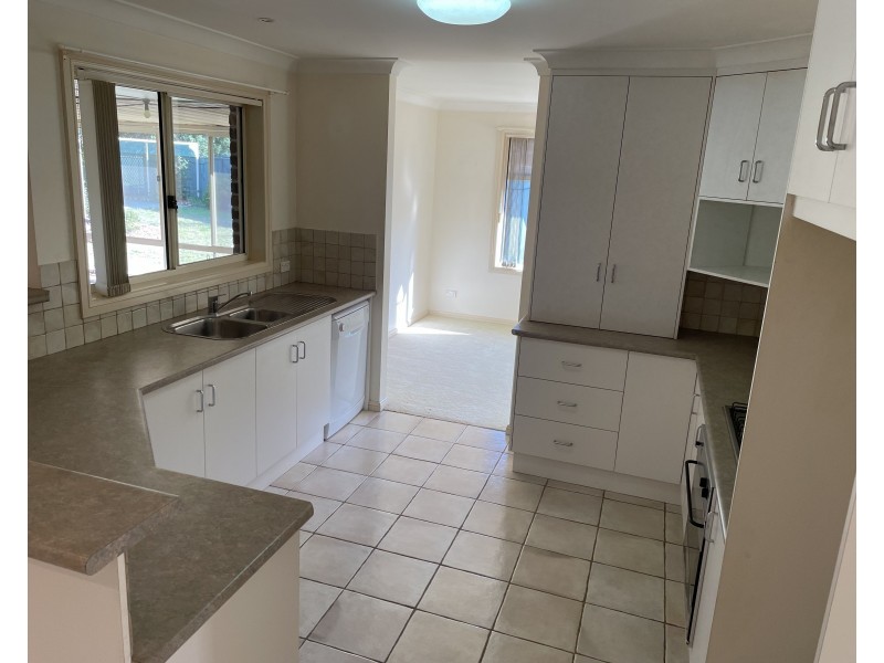 17 Robrick Close, Griffith NSW 2680