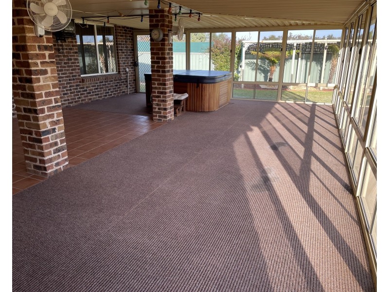 17 Robrick Close, Griffith NSW 2680