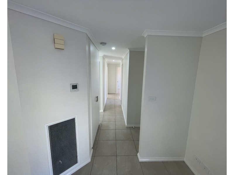 2/3 Worfolk Place, Griffith NSW 2680