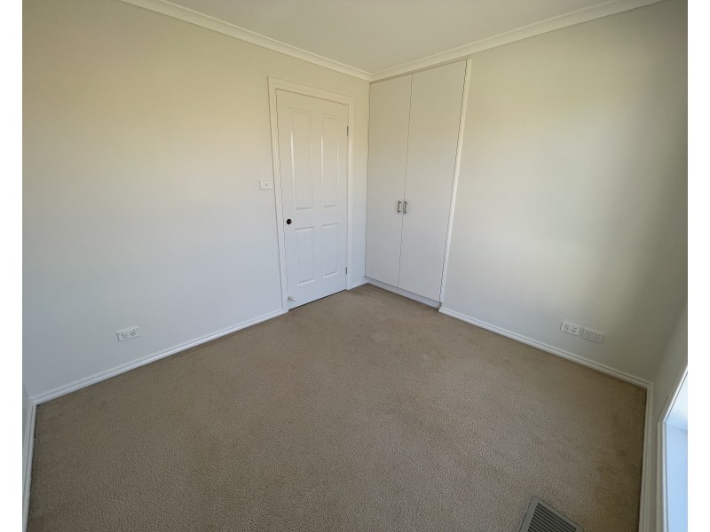 2/3 Worfolk Place, Griffith NSW 2680