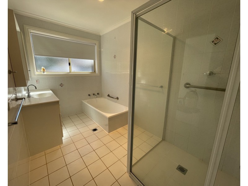 2/3 Worfolk Place, Griffith NSW 2680