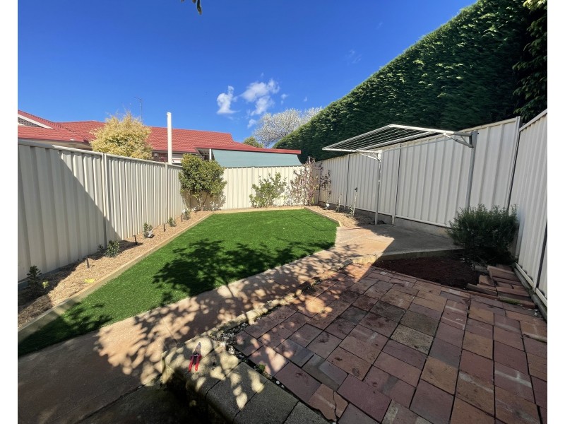 2/3 Worfolk Place, Griffith NSW 2680