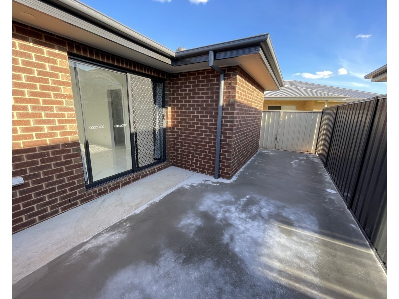 1/4 Capello Close, Griffith NSW 2680