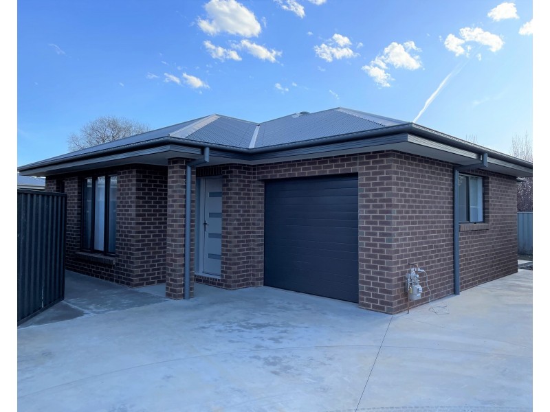 2/4 Capello Close, Griffith NSW 2680