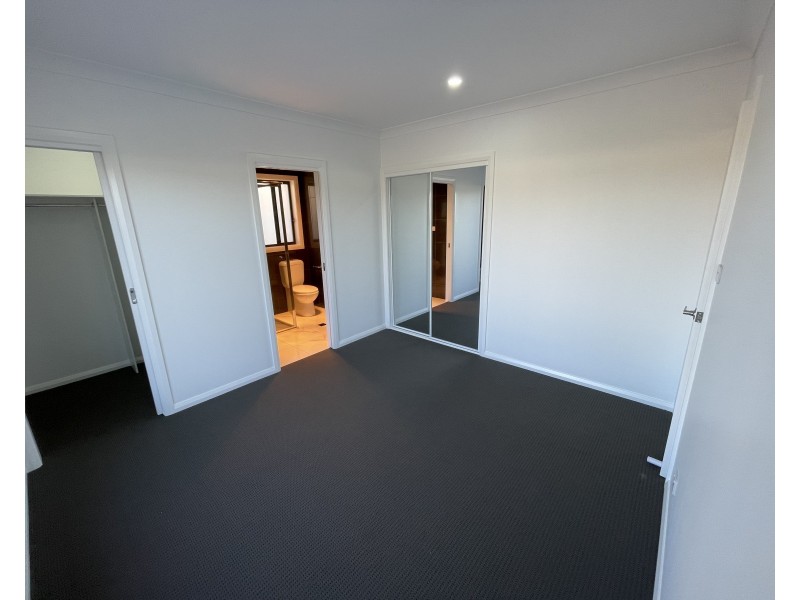 2/4 Capello Close, Griffith NSW 2680