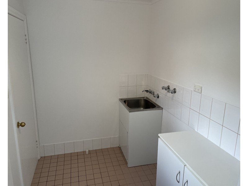 12B Robrick Close, Griffith NSW 2680